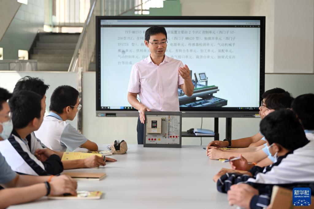 067棋牌 官网